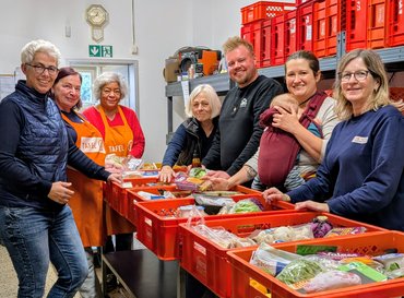 Grüner Besuch bei der Tafel Neukirchen-Vluyn