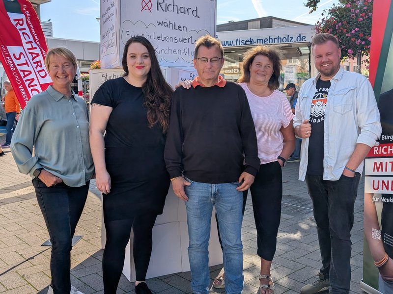 v.l.n.r.: Karin Fetzer (Grüne), Diane Vormann (Linke), Richard Stanczyk (Bürgermeisterkandidat), Rita Rzyski (SPD) und Christian Pelikan (Grüne) 